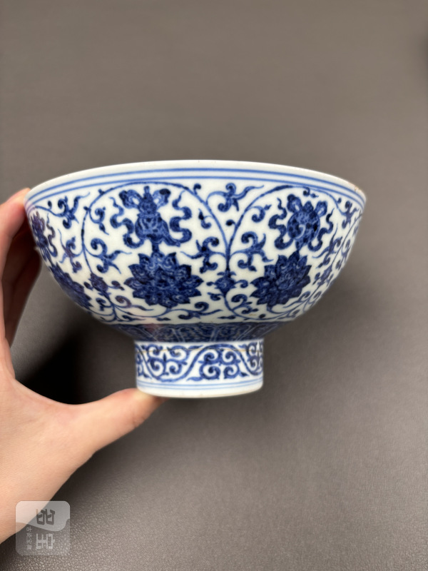 清雍正 青花莲托八吉祥纹高足碗 - 图2